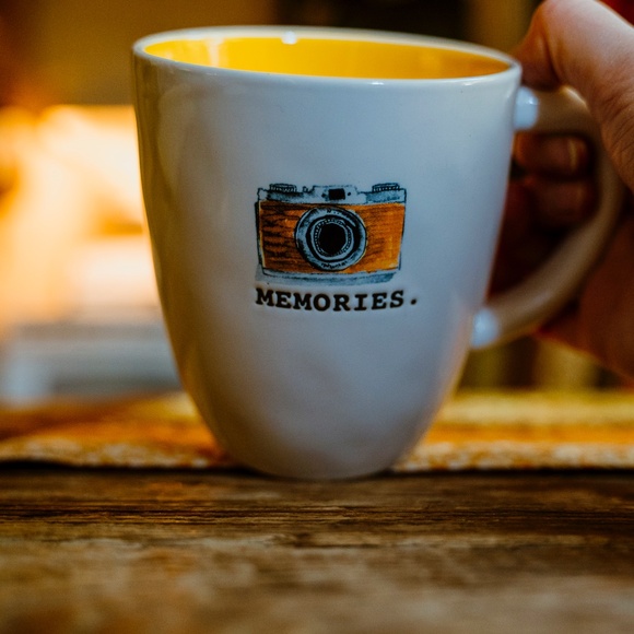 Rae Dunn 'MEMORIES' Camera Mug - Picture 3 of 5